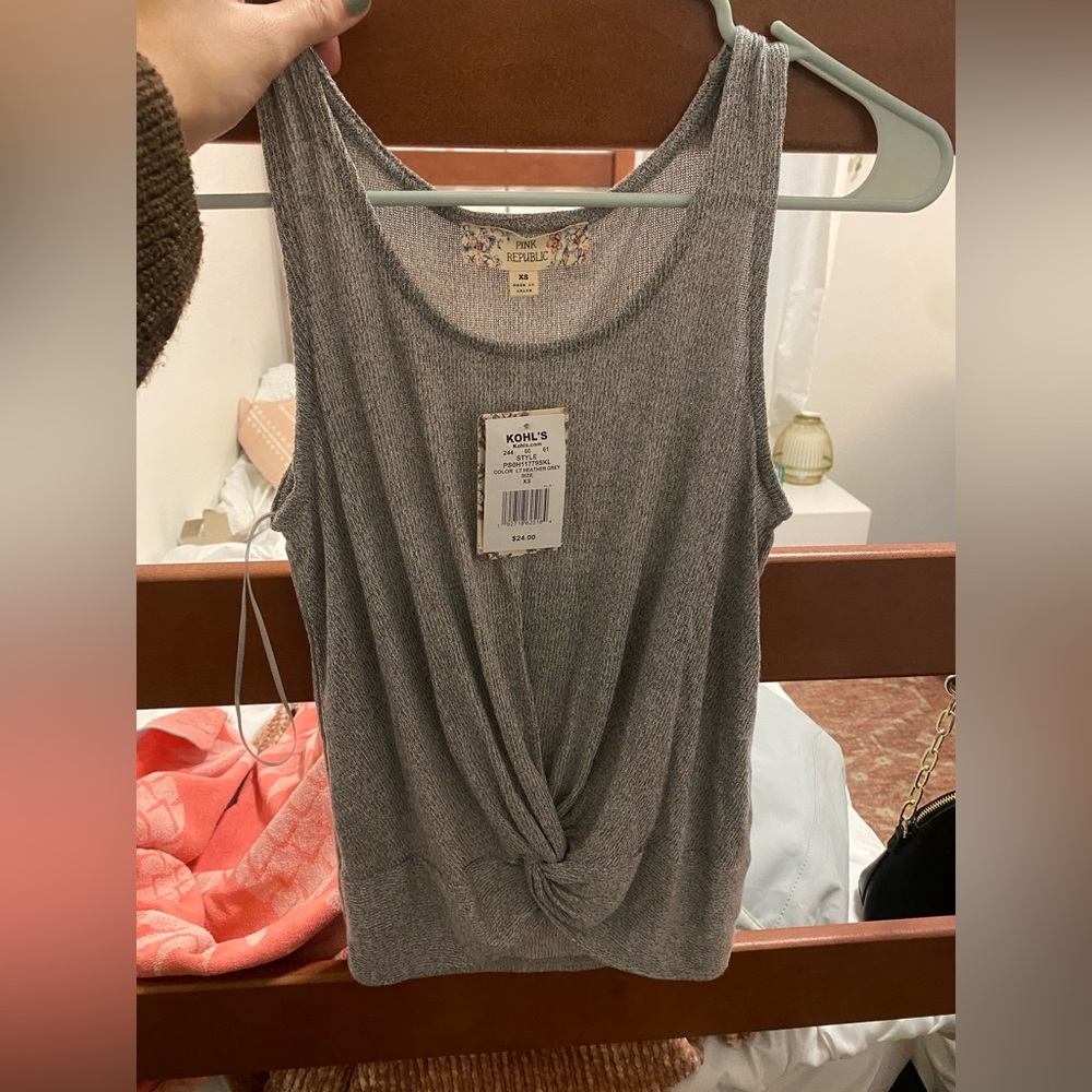 nwt grey kohls tank top